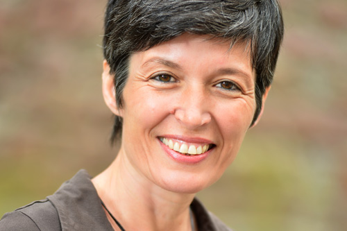 Aysel Celep-Monz Gestalt-Therapeutin Familien-und Systemaufstellerin